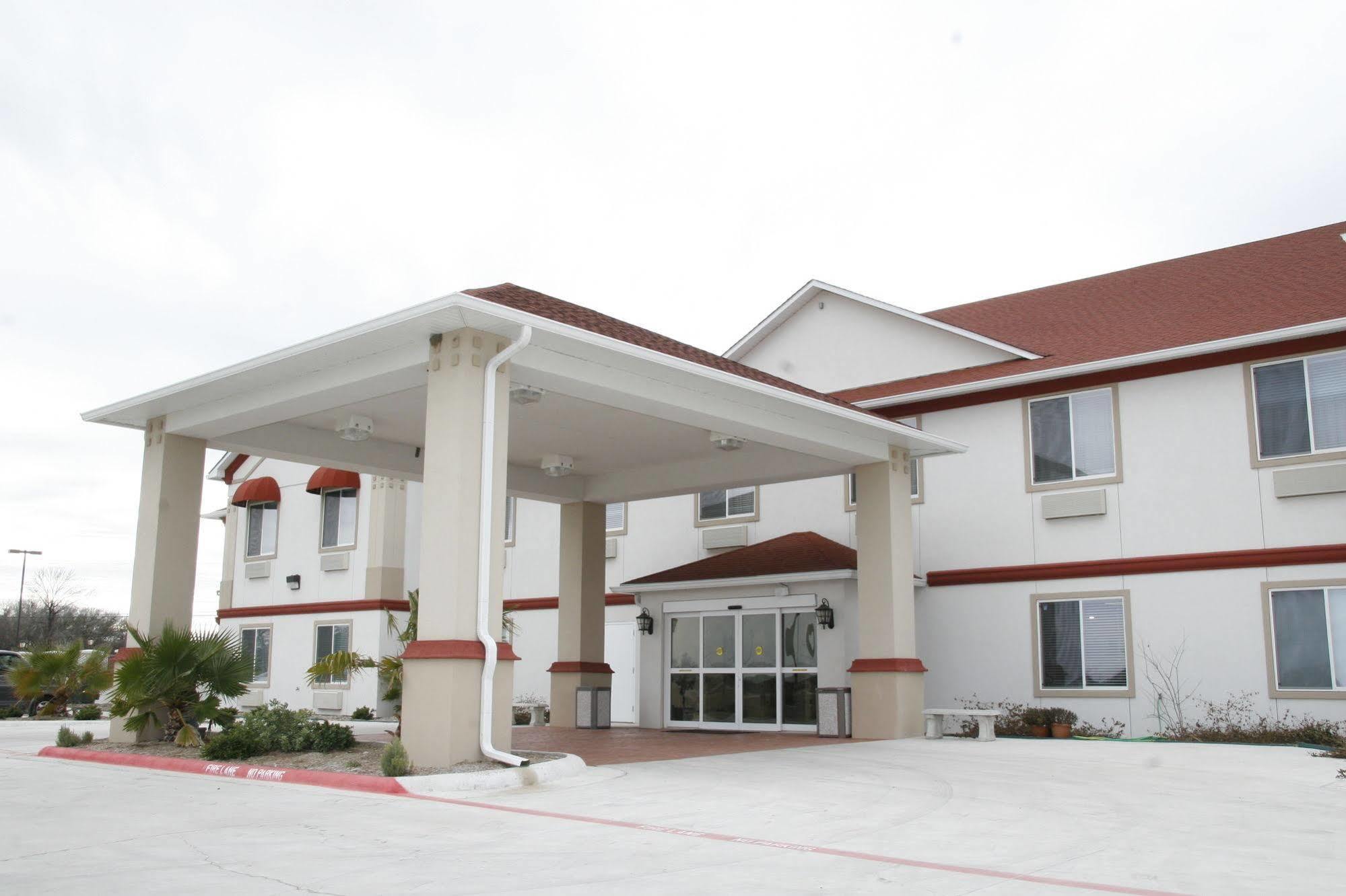 Budget Host Inn And Suites Cameron Exterior foto