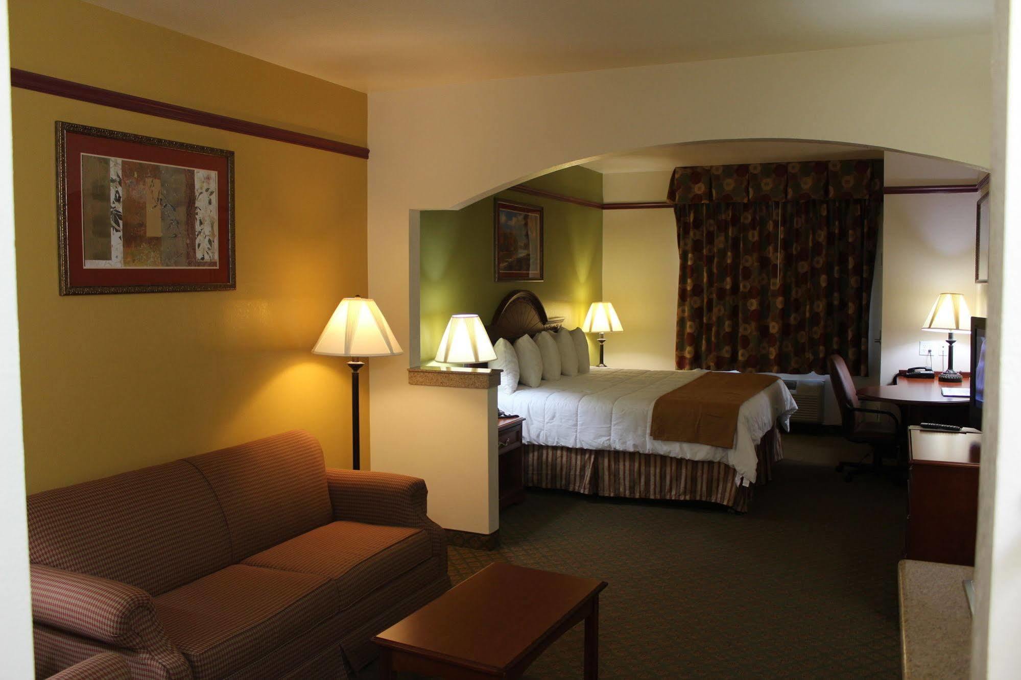 Budget Host Inn And Suites Cameron Exterior foto