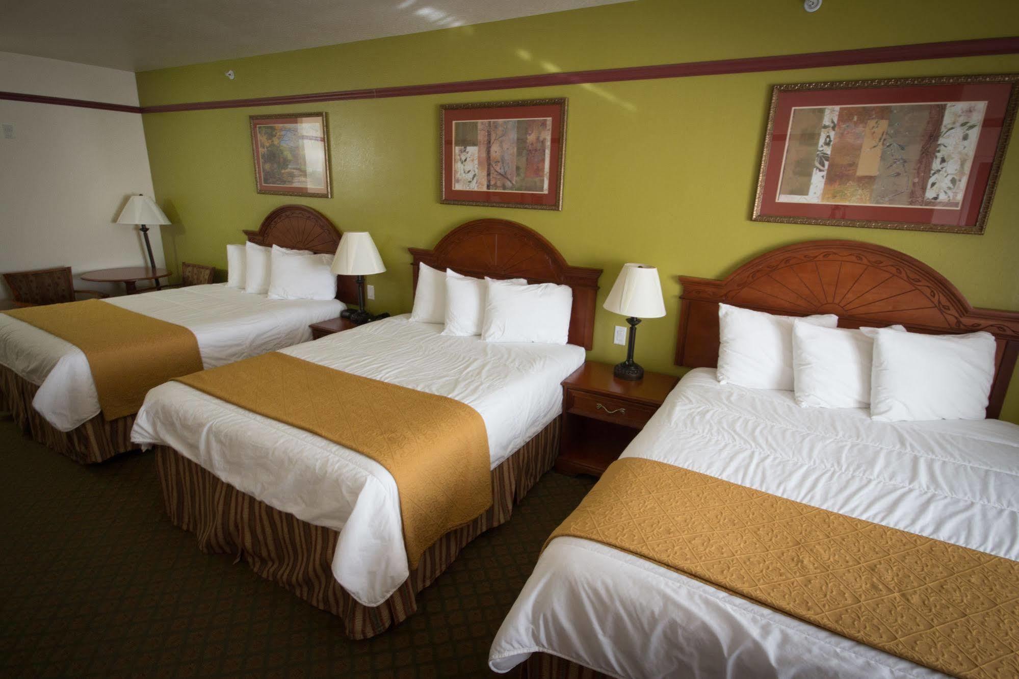 Budget Host Inn And Suites Cameron Exterior foto