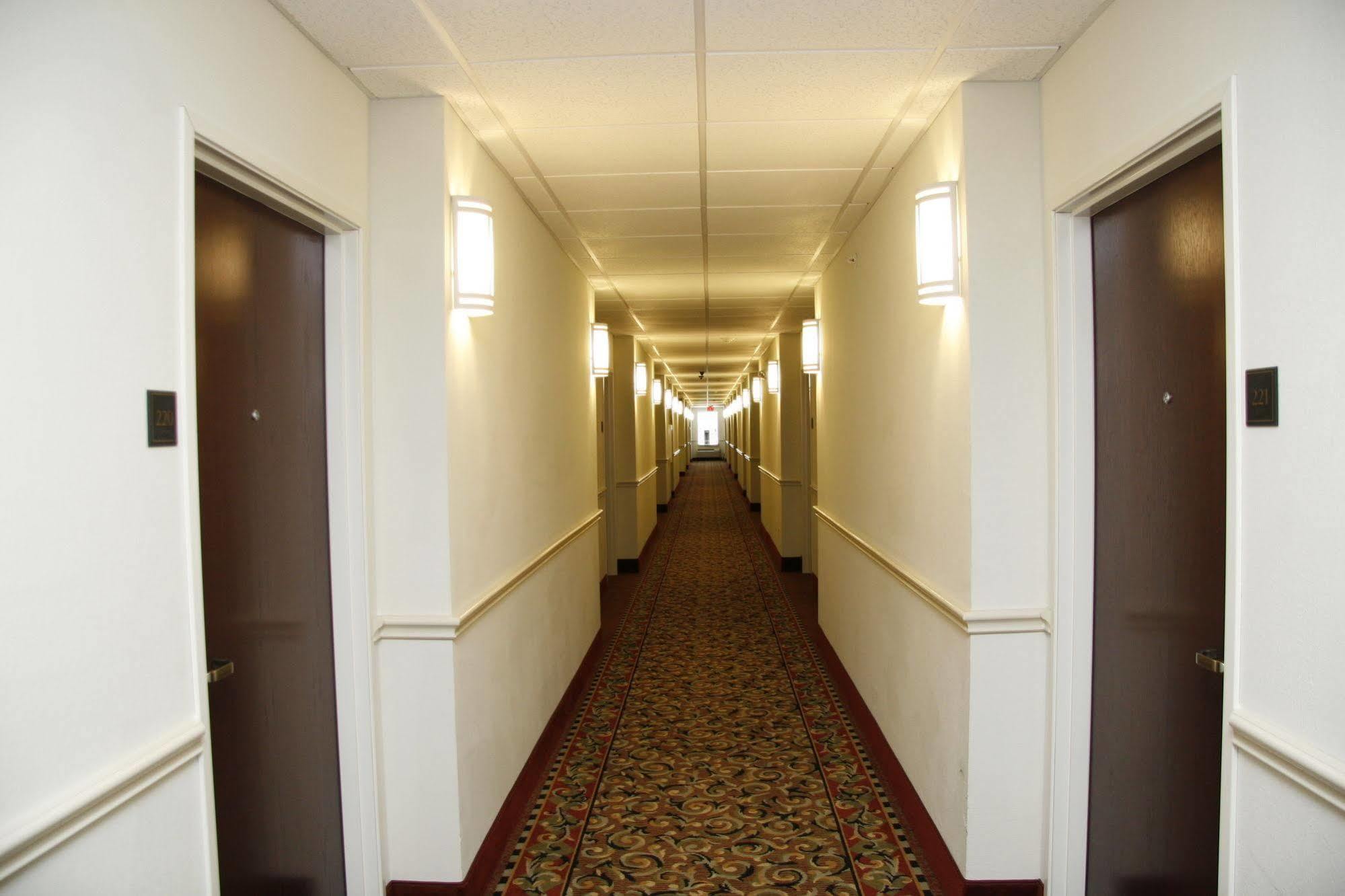 Budget Host Inn And Suites Cameron Exterior foto